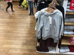 -优衣库(广州天河领展广场店)