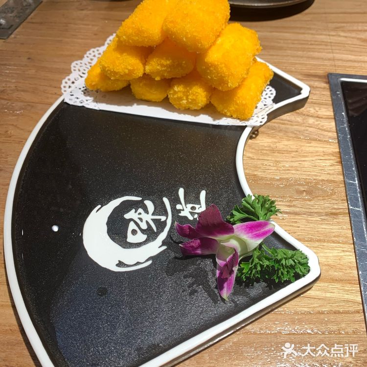 位置：龙湖天街四层，中间位置，比较好找，看评价不错就