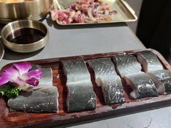 -围炉肉舍•炭烤活鳗•丹东海鲜烤肉(步行街店)