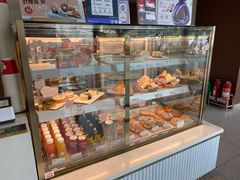 面包甜点陈列柜-Tims天好咖啡·贝果(凯德大峡谷购物中心店)