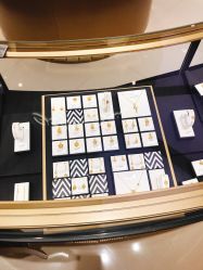 -六福珠寶(巴黎春天五角场店)