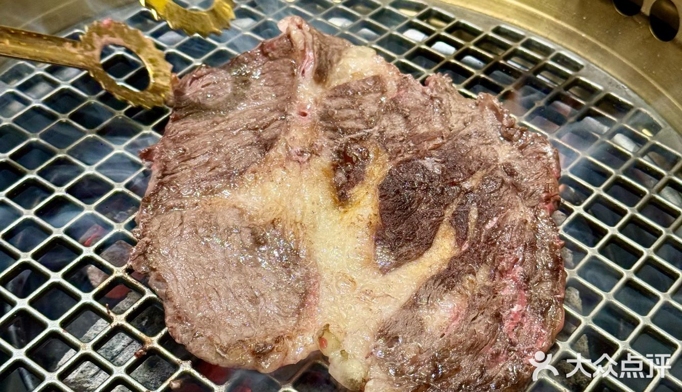 烤肉新店打卡🙋🏻‍♂️营养均衡的一顿晚餐很开心呀🙋🏻‍♂️