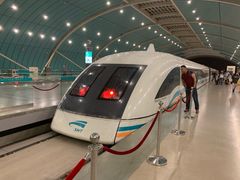 -龙阳路磁悬浮列车总站-停车场