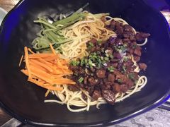 -三人行骨头王火锅(长寿店)