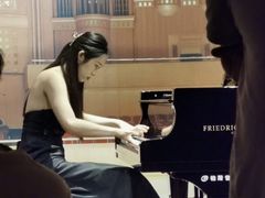 -柏斯音乐艺术中心·钢琴·吉他(上音店)