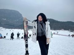 -济南卧虎山滑雪场