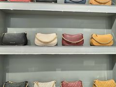 -百年港湾奥特莱斯(香炉礁店)