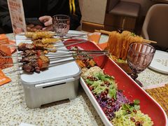 -小董哥烤串·爆汁大油边(故宫店)