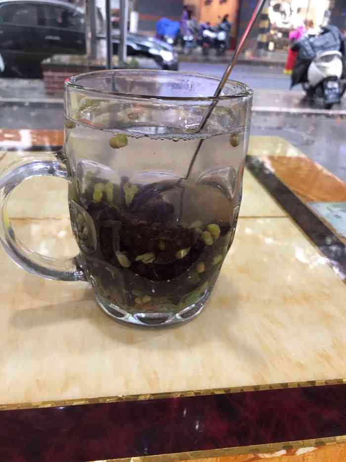 许记绿豆汤-"和老妈一起买好黄金刚好在这附近就说去喝点.