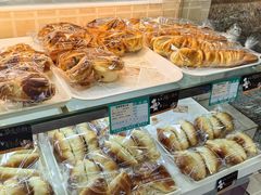 -新月蛋糕西点专卖店(大麦街店)