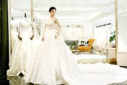 点击看大图 -拉瑞娜LaReine婚纱礼服高级定制