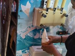 -古老冰山特色冰淇淋店(艾提尕尔店)