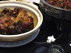-老码头黑皮肘子锅包肉熏酱水饺(文政街店)