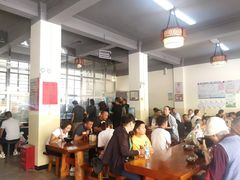 -鸿浩扒猪脚米线