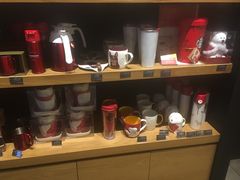 零售区-星巴克臻选(郑州国贸360广场店)