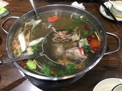-乡土黄·鲜牛肉火锅·小龙虾(兴业街店)