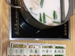 -樾餐厅泰式海鲜火锅(民歌湖店)