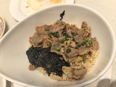 沙爹牛肉捞出前一丁-香港新发烧腊茶餐厅(水围店)