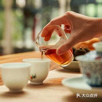 使春茶滋味鲜活，香气怡人。谷雨茶除了嫩芽外