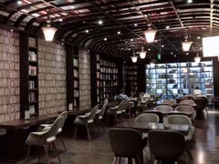 -钟书阁(松江泰晤士小镇店)