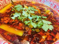 -临界音乐酒馆·小龙虾·江湖菜(华熙LIVE·鱼洞店)