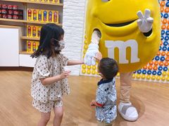 -m豆巧克力世界(上海世茂广场店)