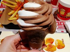 双旋黑巧冰激凌-肯德基(平江新城店)