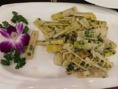 香椿炒笋尖-黄狗猪头肉(运河路店)