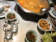 红酸锅底-亮欢寨快活林 酸汤鱼(仁怀店)