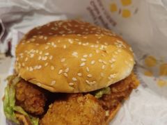 肉肉大方炸鸡堡-麦当劳(龙洞店)