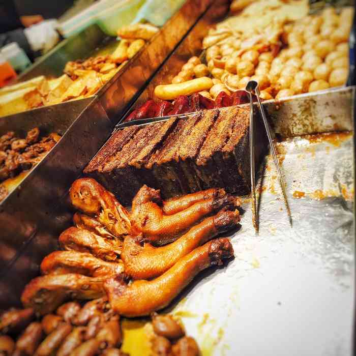 逢甲夜市极品卤味-"生意一直很好的卤味,昨天下雨都很多人去!