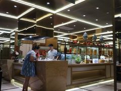 -大中华希尔顿酒店-念自助餐·嗨啤·小龙虾