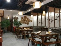 大堂-黄桷树曹家私房菜(江与城店)