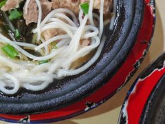 -刚砂锅鸡丝米线