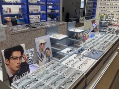 -美式眼镜·授权蔡司.依视路.尼康.豪雅.明月(南翔印象城店)