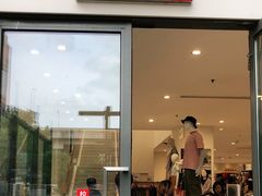 -优衣库(上海金桥国际商业广场店)