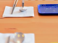 餐具摆设-小岛餐厅