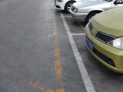 -寰岛博雅大酒店·停车场