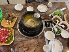 -鲁朗纳麦石锅鸡庄园