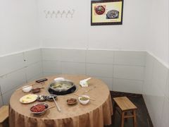 -黑竹沟新场牛肉火锅