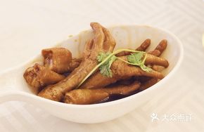 Braised Chicken Feet in Abalone Sauce