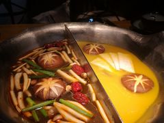 -湊湊火锅·茶憩(新中关购物中心店)