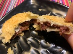 云南现烤鲜花饼-香巴拉云南餐厅(华莱坞店)