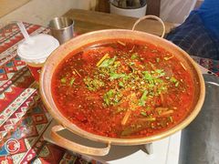 昆明寻甸酸菜牛肉火锅-云边嬢嬢·云南野料现摏火锅