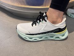-SKECHERS 斯凯奇(上海国际时尚中心店)