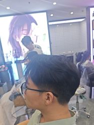 -藤野造型烫染·漂发