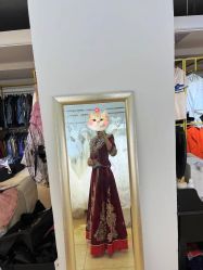 -月月婚纱礼服仓储店(王府井店)