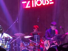 -TZ House音乐现场(来福士中心店)