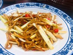 韭黄炒菌丝-聚缘·湘味音乐餐厅party(罗湖店)