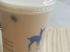 小陨石大红袍牛乳-瑞幸咖啡(新生活广场紫金山路店)